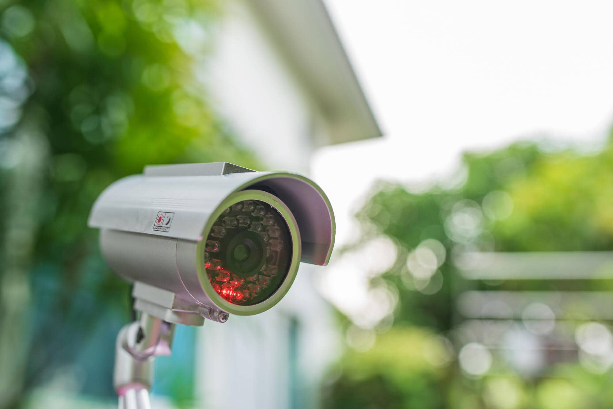 light-security-video-camera-su
